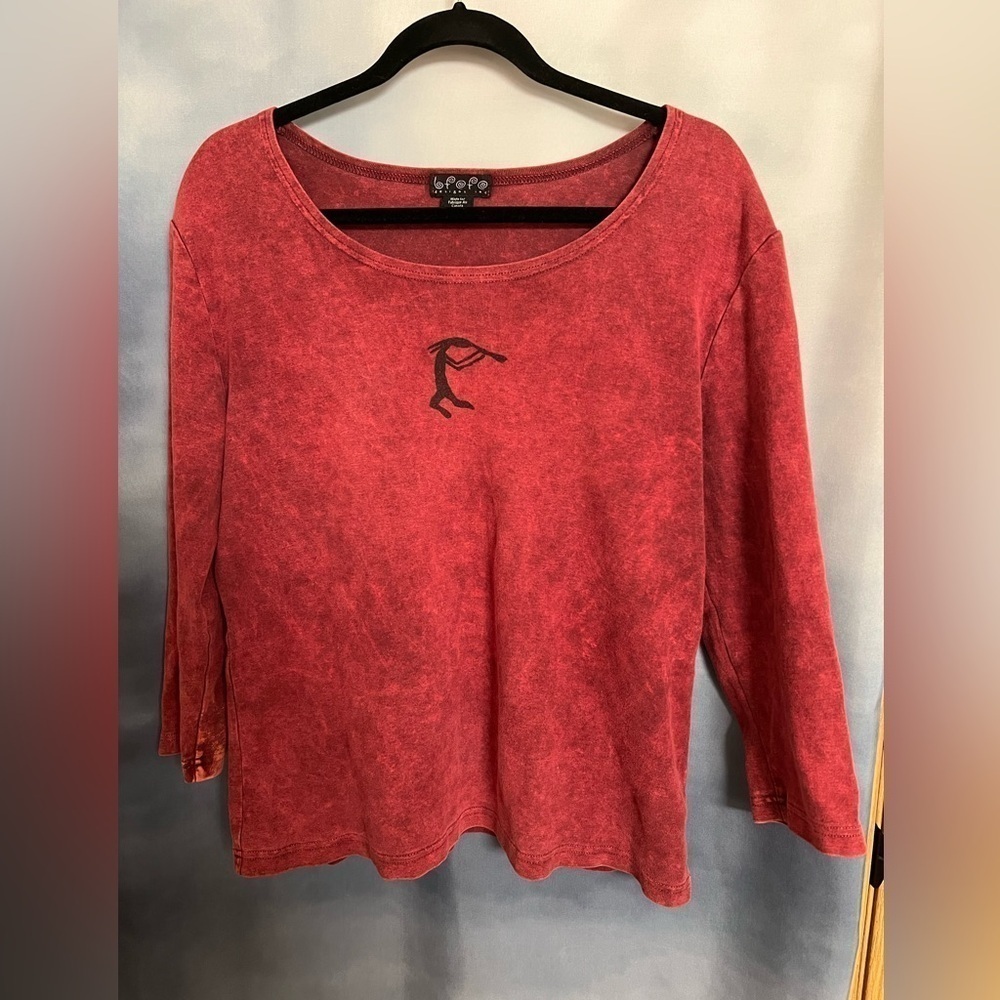 SALE 2/$20 BFOFO Designs Canadian made red long sleeve crew neck w/tribal motif